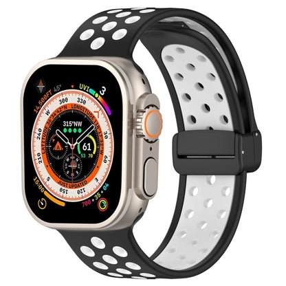 For Apple Watch SE 2023 40mm Magnetic Buckle Silicone Watch Band(Black White) - Watch Bands by PMC Jewellery | Online Shopping South Africa | PMC Jewellery