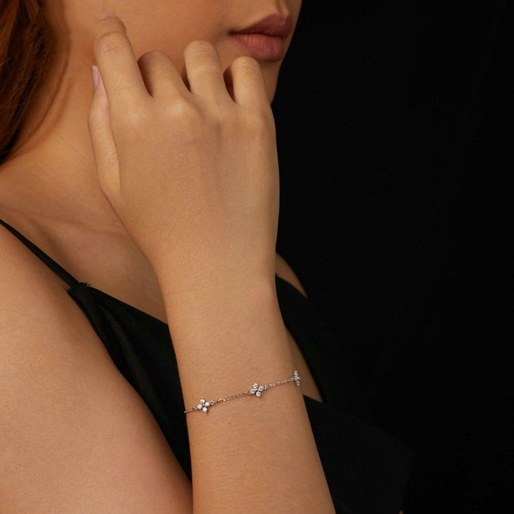 S925 Sterling Silver Lucky Four-leaf Clover Shining Moissanite Bracelet(MSB021) - Bracelets by PMC Jewellery | Online Shopping South Africa | PMC Jewellery | Buy Now Pay Later Mobicred